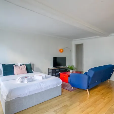 Large And Comfy Studio With Balcony - Prime Location דירה *